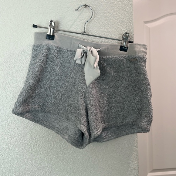 Gilly Hicks Pants - Gilly hicks lounge fuzzy shorts